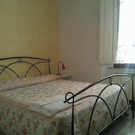 بيت ضيافة Vicolo Dell'oro 3*